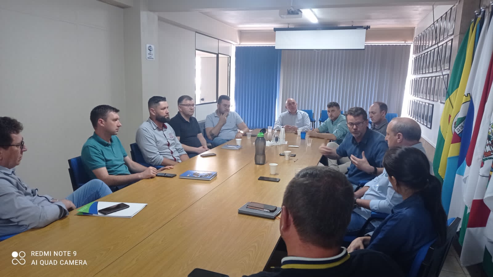 Ir para  <p>Reuni&atilde;o realiza na quinta-feira (21), na sede da AMAU, reuniu prefeitos e membros das administra&ccedil;&otilde;es dos hospitais de pequeno porte do Alto Uruguai. Estiveram presentes os prefeitos de Jacutinga, Beto...